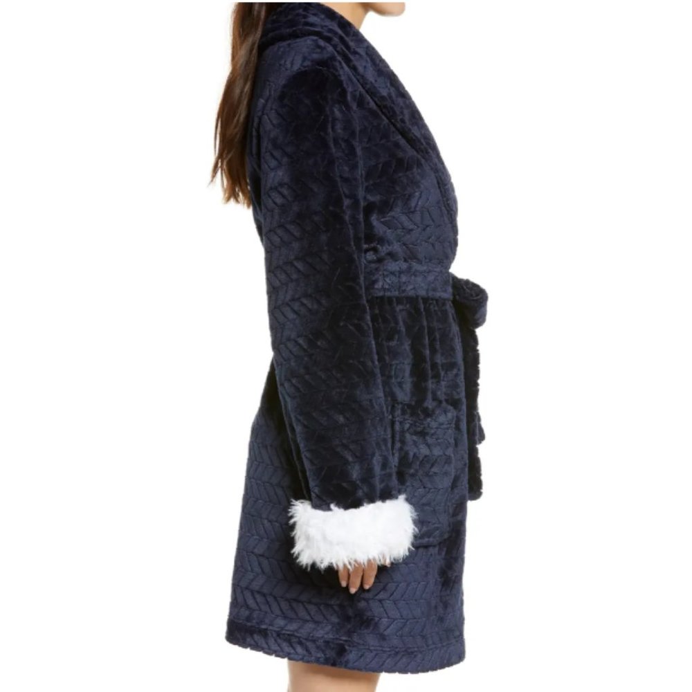 NEW Honeydew Intimates Women Chilled Out Polar Fuzzy Faux Fur Trim Short Robe - Picture 3 of 5